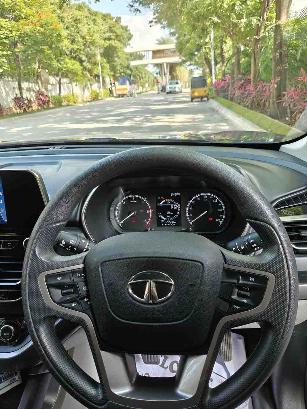 TATA Safari XT - Image 6